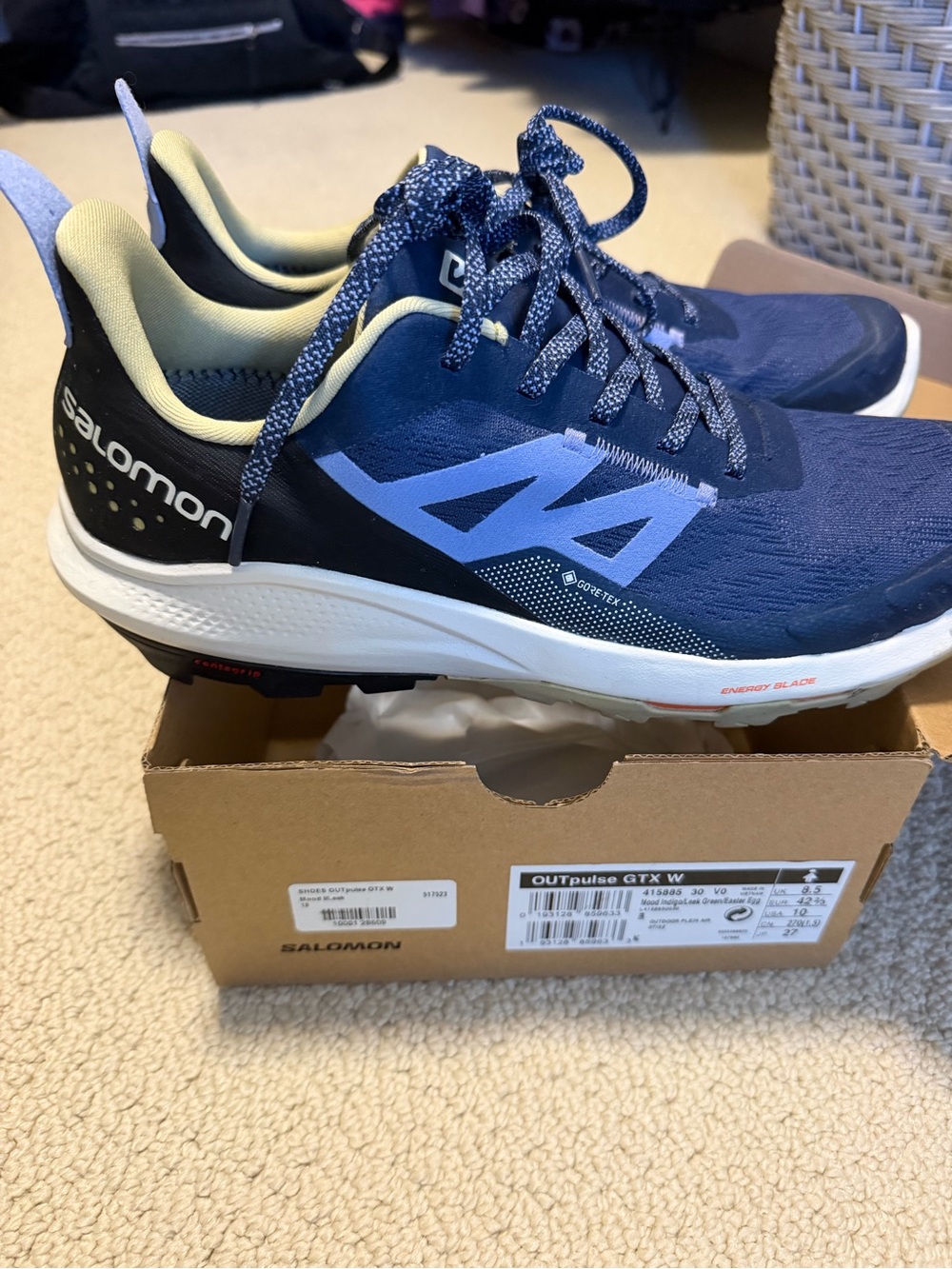 Salomon OUTpulse GTX Women's Navy with Light Blue Running Shoes - excellent cond